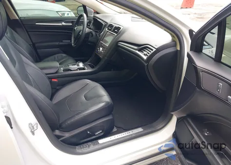 2020 Ford Fusion Hybrid Titanium z USA, uszkodzony, nr VIN 3FA6P0RU6LR234634